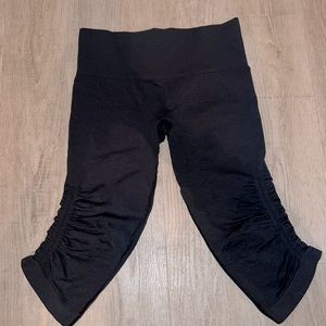 LULULEMON In The Flow Cropped Leggings